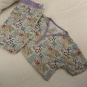 Gently Worn Little Sleepies Women’s Floral 2 Piece Set. Size Small.